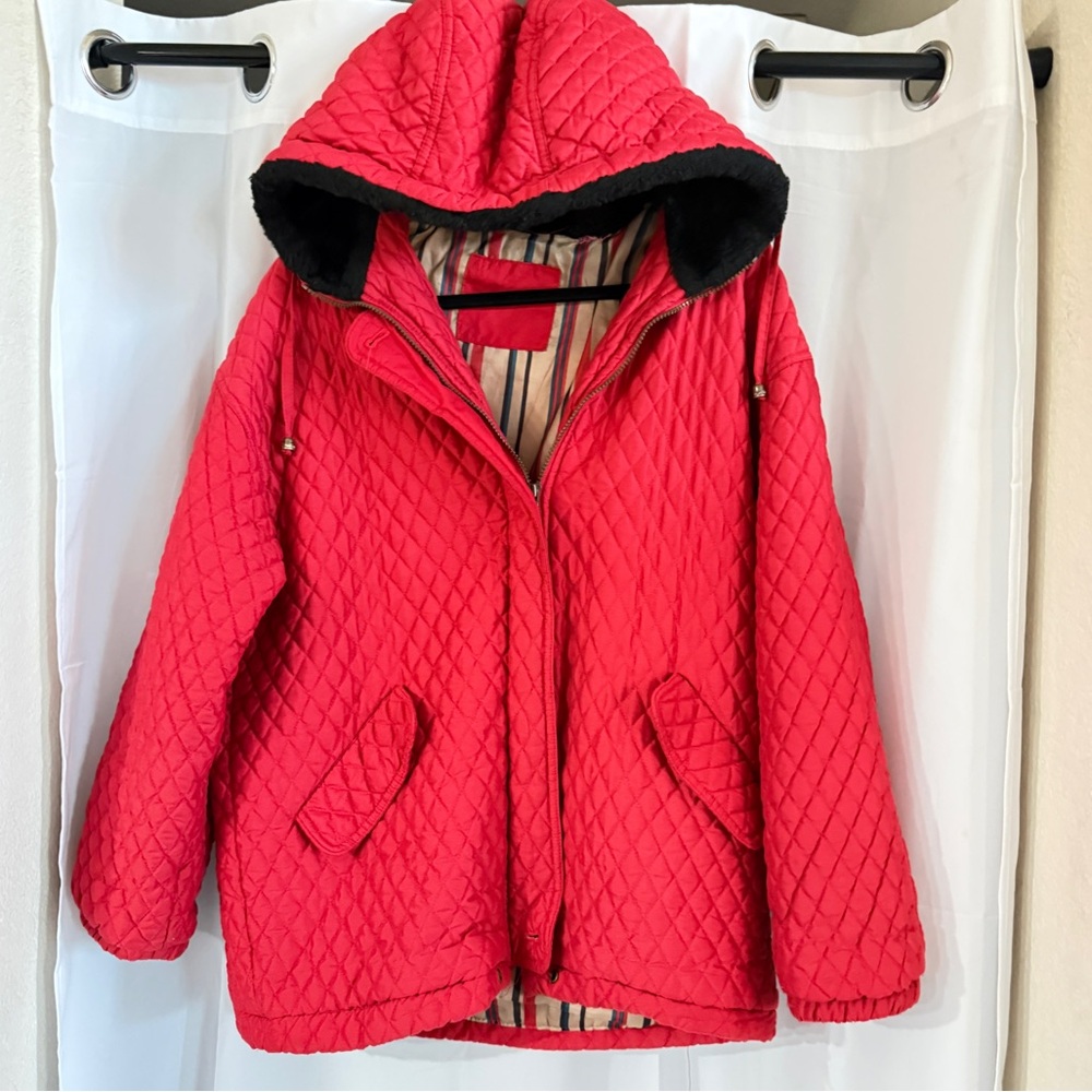 Vintage Red Quilted Hooded Jacket | 80s 90s Cozy Lined Winter Coat M